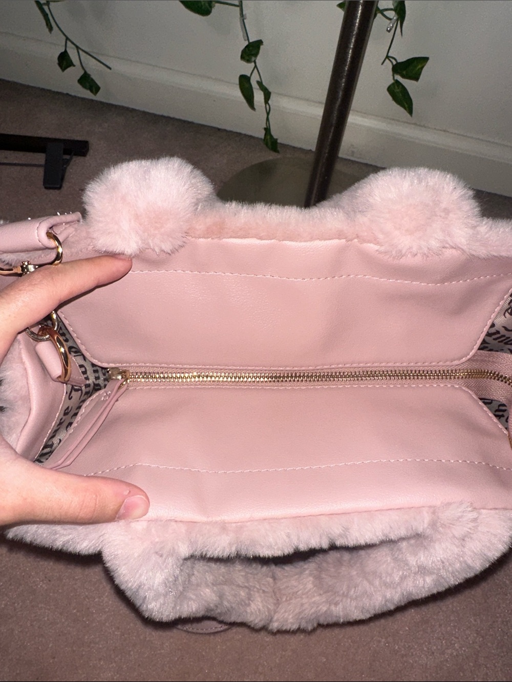 Juicy Couture Pink Let’s Get Cozy Faux Fur Tote Bag Removable Strap With Zipper - Picture 3 of 9